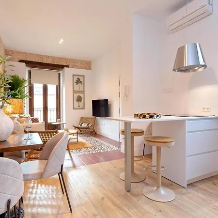 Genteel Santas Patronas Appartamento Siviglia